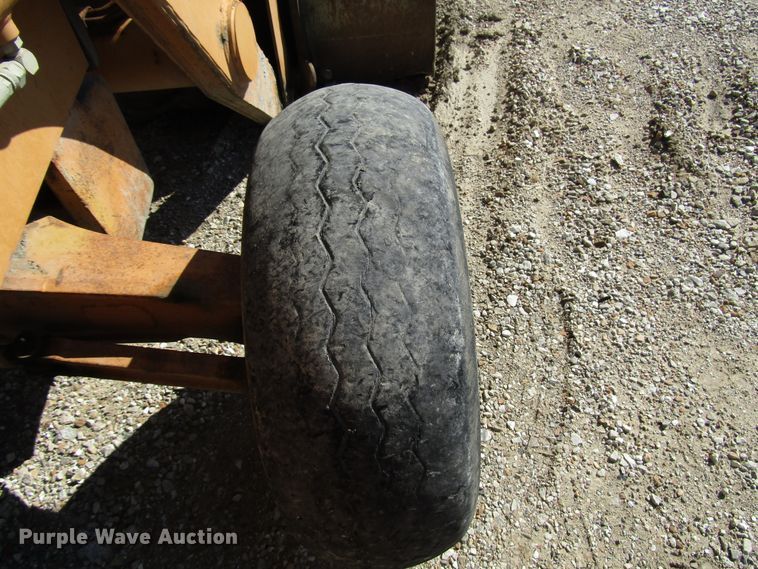 image for item DG8242 1999 Case 580L backhoe