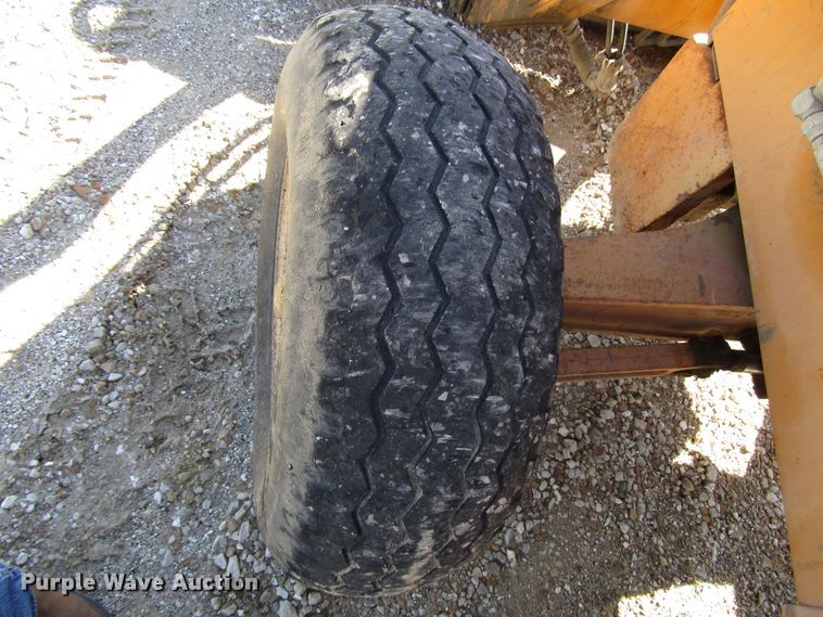 image for item DG8242 1999 Case 580L backhoe