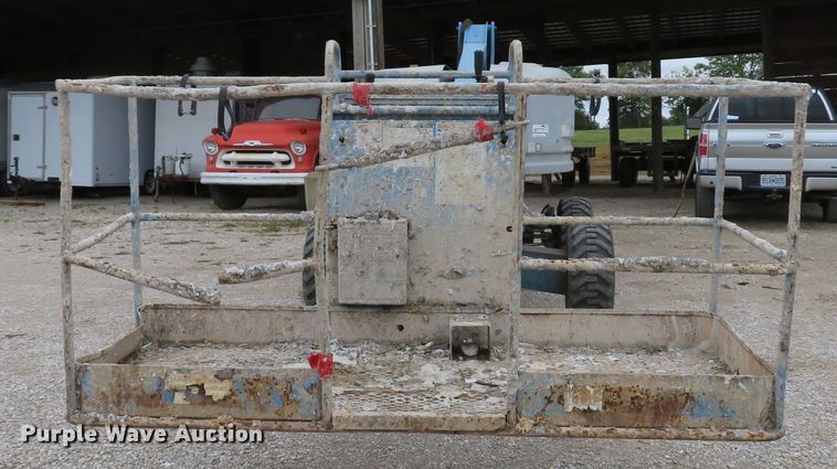 image for item DH1614 1999 Genie S40 boom lift