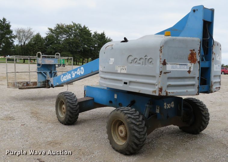 image for item DH1614 1999 Genie S40 boom lift