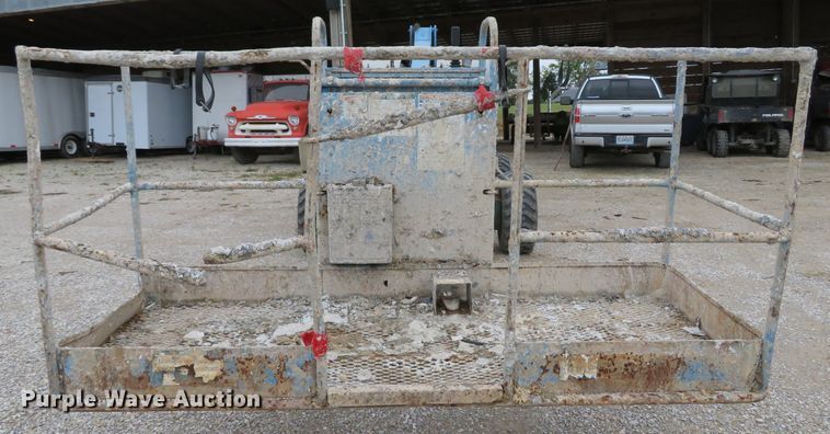 image for item DH1614 1999 Genie S40 boom lift