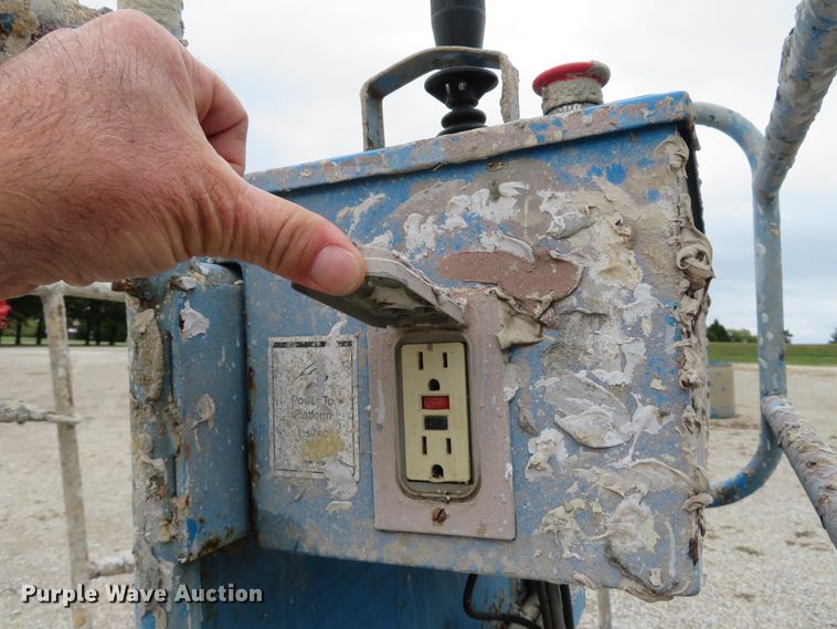 image for item DH1614 1999 Genie S40 boom lift