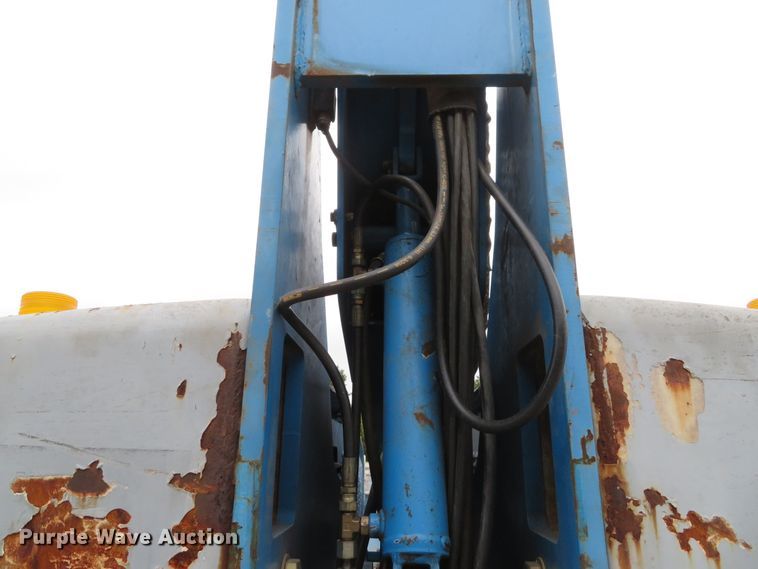 image for item DH1614 1999 Genie S40 boom lift