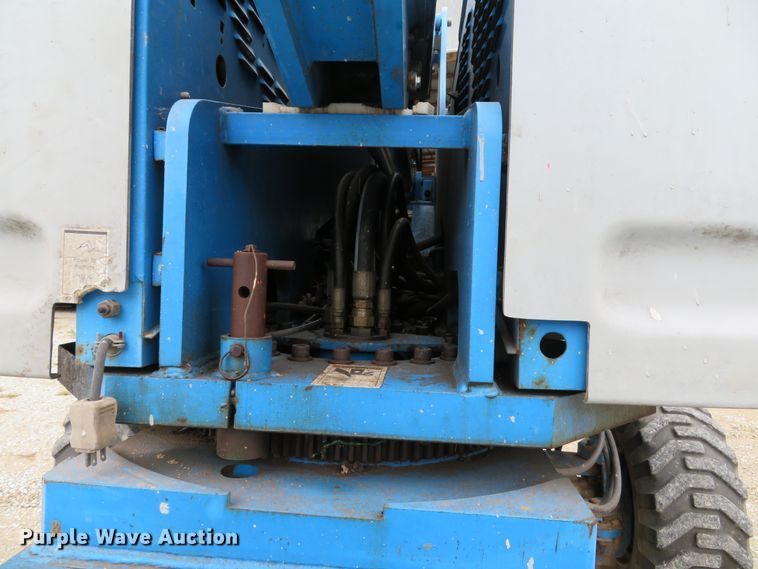 image for item DH1614 1999 Genie S40 boom lift