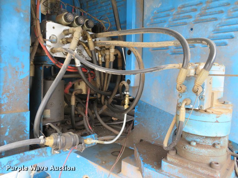 image for item DH1614 1999 Genie S40 boom lift