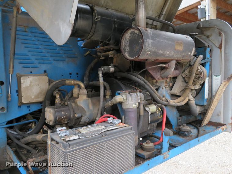 image for item DH1614 1999 Genie S40 boom lift