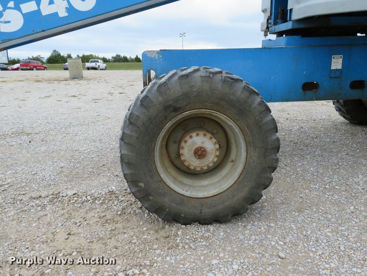 image for item DH1614 1999 Genie S40 boom lift