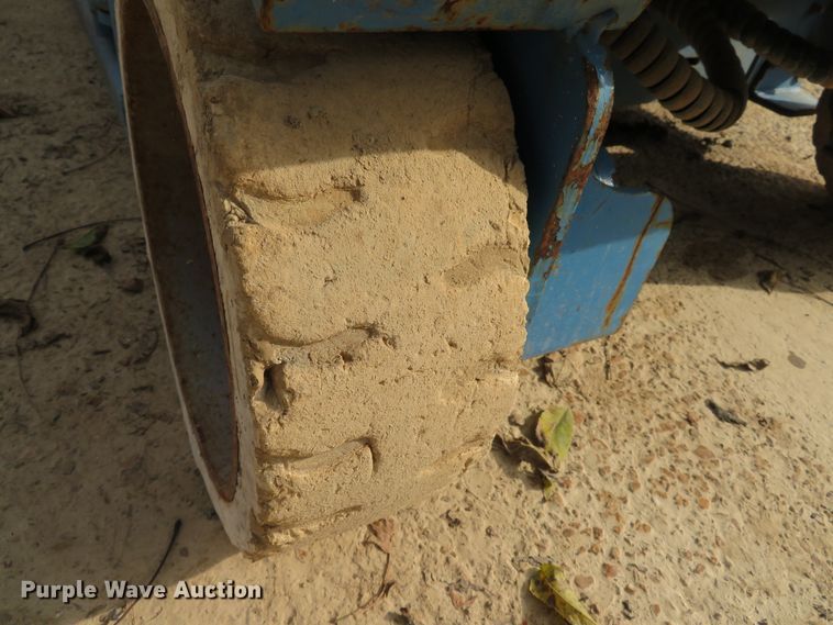 image for item DH1636 2000 Genie GS-3246 scissor lift