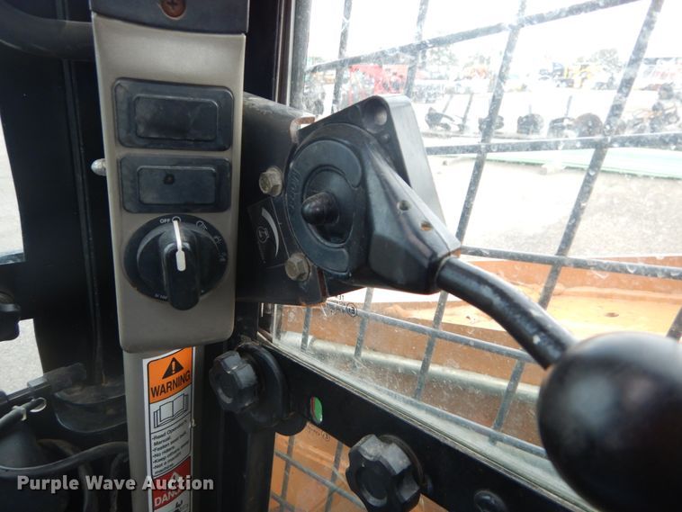 image for item DH2162 2011 Case TR270 skid steer