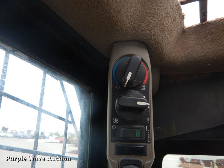 image for item DH2162 2011 Case TR270 skid steer