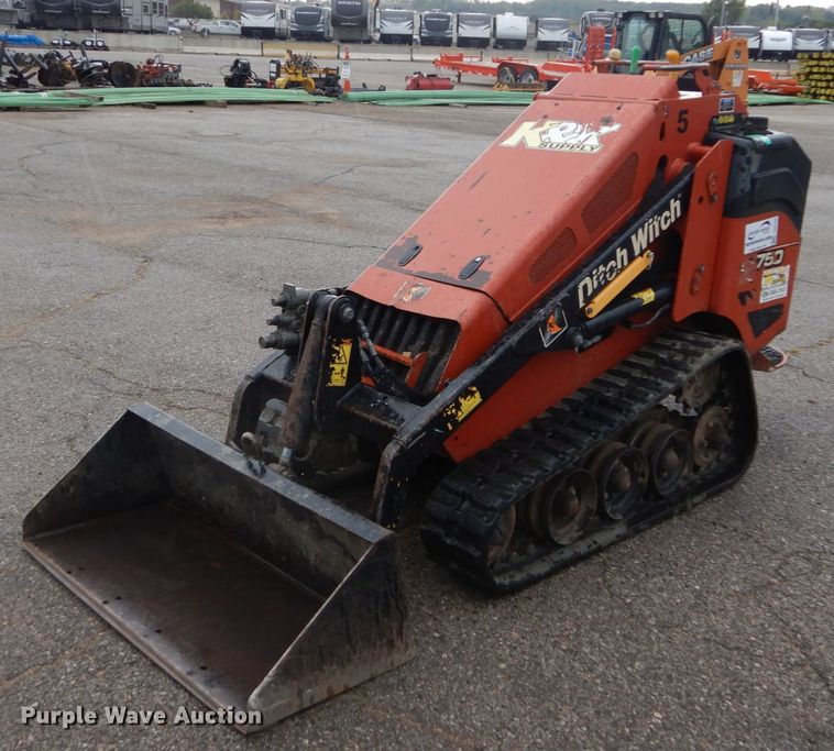 image for item DH2163 2014 Ditch Witch SK750 compact utility loader