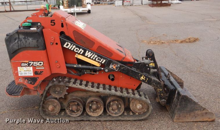image for item DH2163 2014 Ditch Witch SK750 compact utility loader