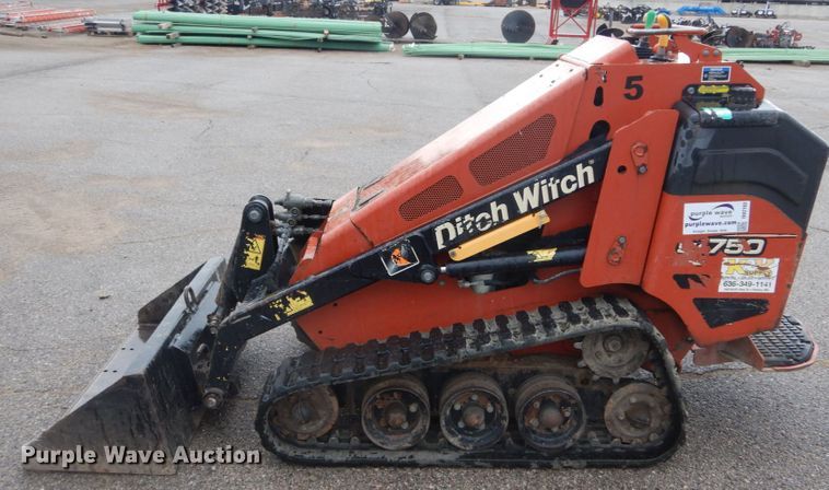 image for item DH2163 2014 Ditch Witch SK750 compact utility loader