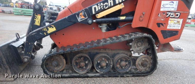 image for item DH2163 2014 Ditch Witch SK750 compact utility loader
