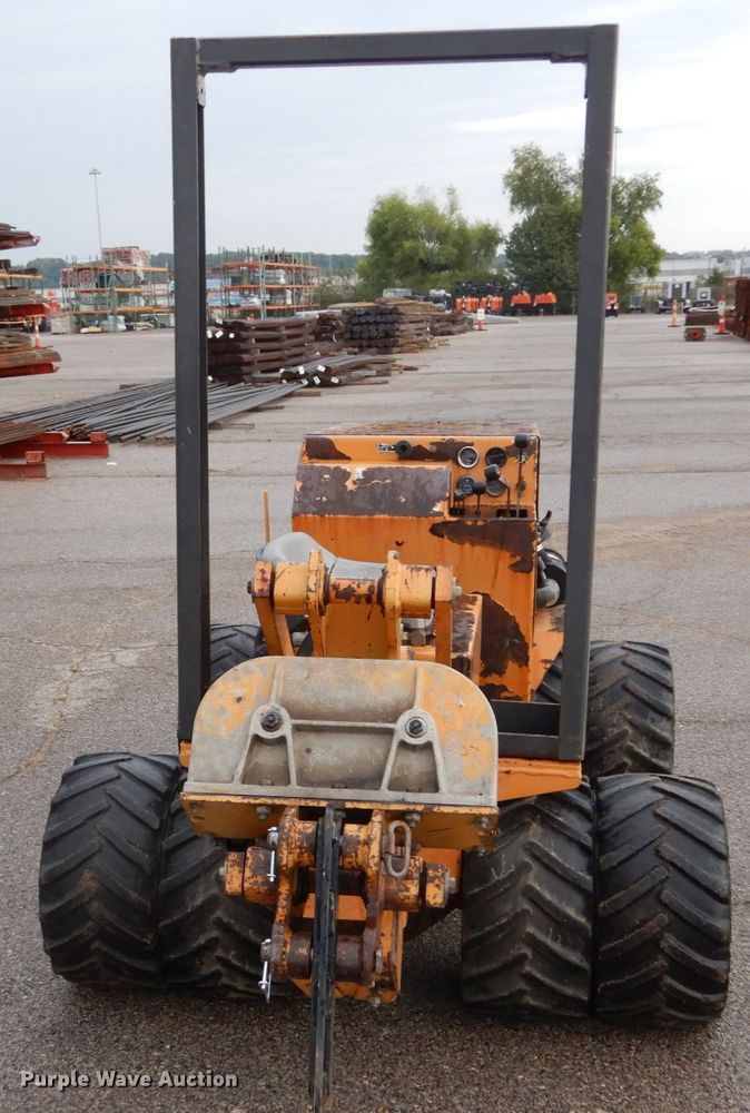 image for item DH2165 2001 Case Maxi Sneaker cable plow