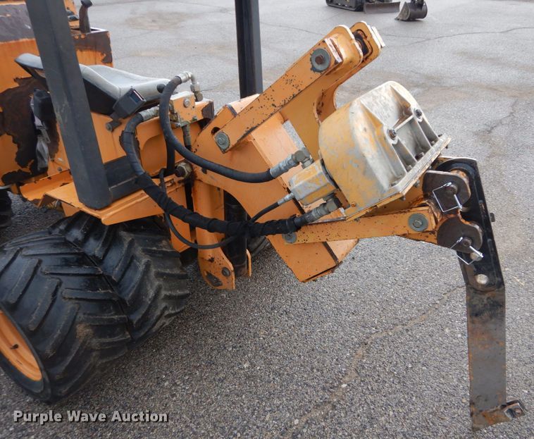 image for item DH2165 2001 Case Maxi Sneaker cable plow