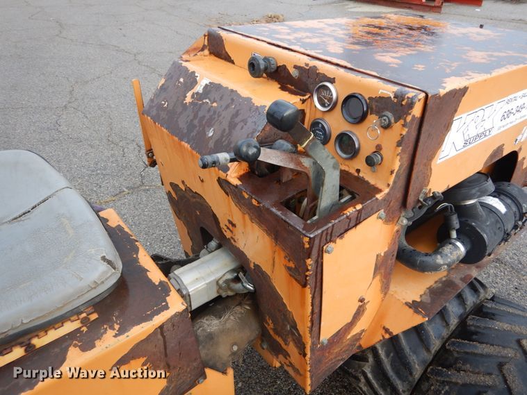 image for item DH2165 2001 Case Maxi Sneaker cable plow