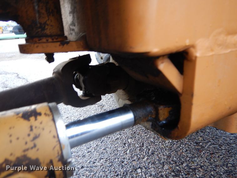 image for item DH2165 2001 Case Maxi Sneaker cable plow