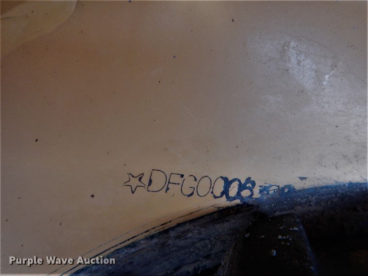 image for item DH2165 2001 Case Maxi Sneaker cable plow