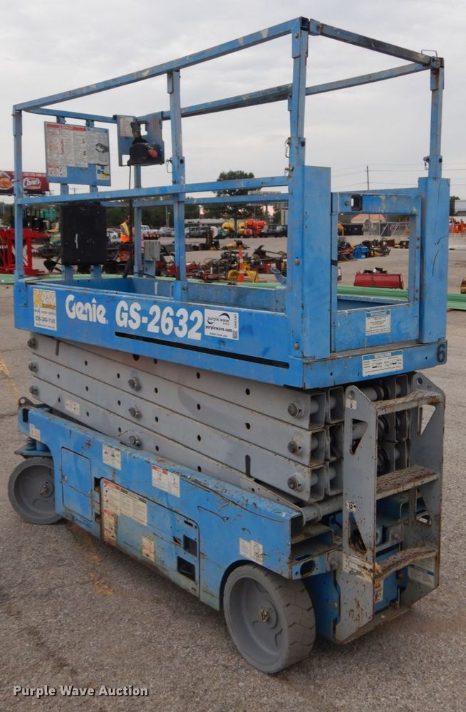 image for item DH2167 2012 Genie GS-2632 scissor lift