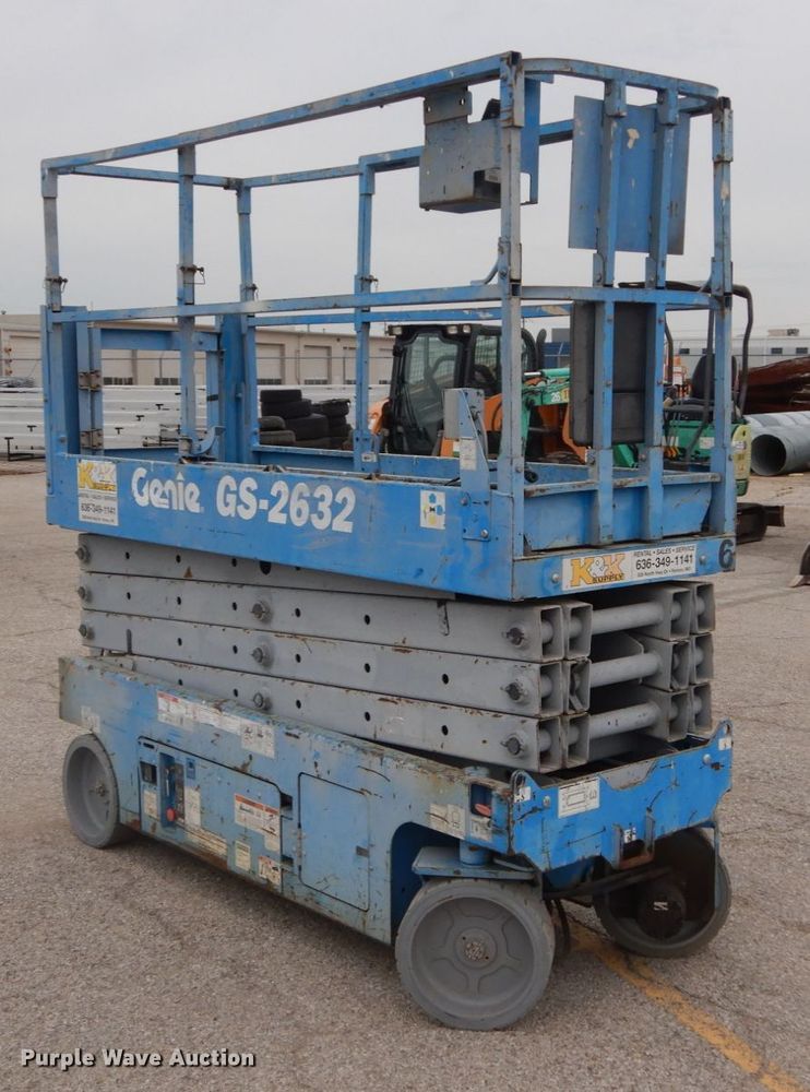 image for item DH2167 2012 Genie GS-2632 scissor lift
