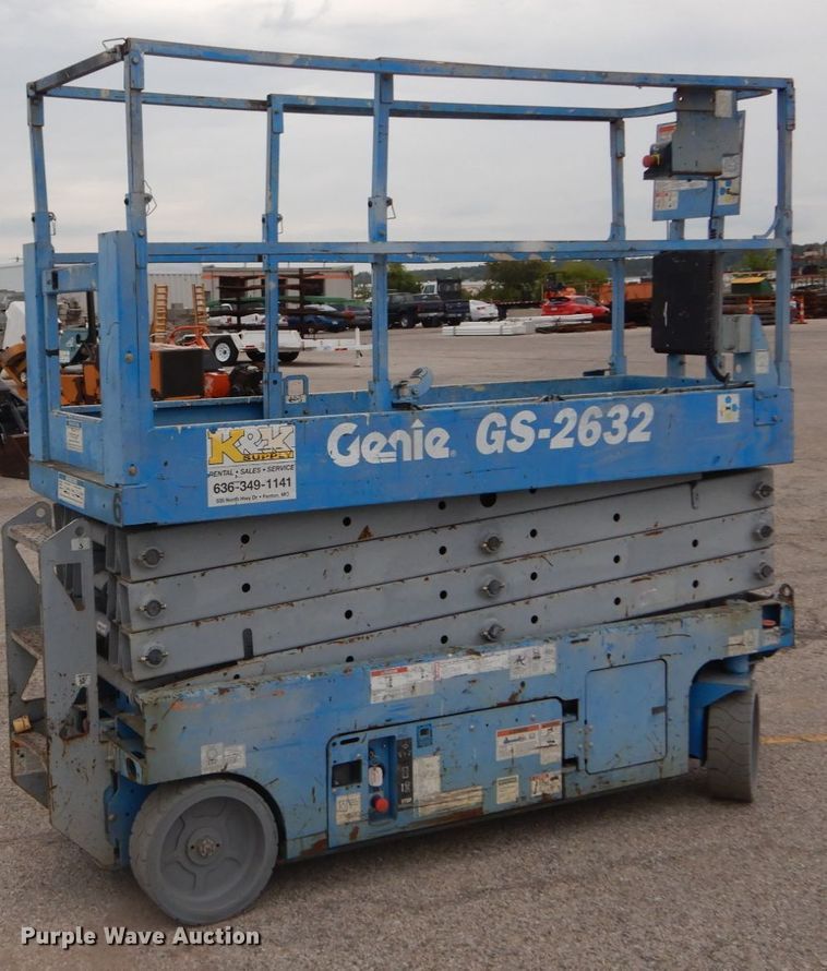 image for item DH2167 2012 Genie GS-2632 scissor lift