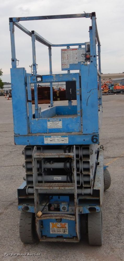 image for item DH2167 2012 Genie GS-2632 scissor lift