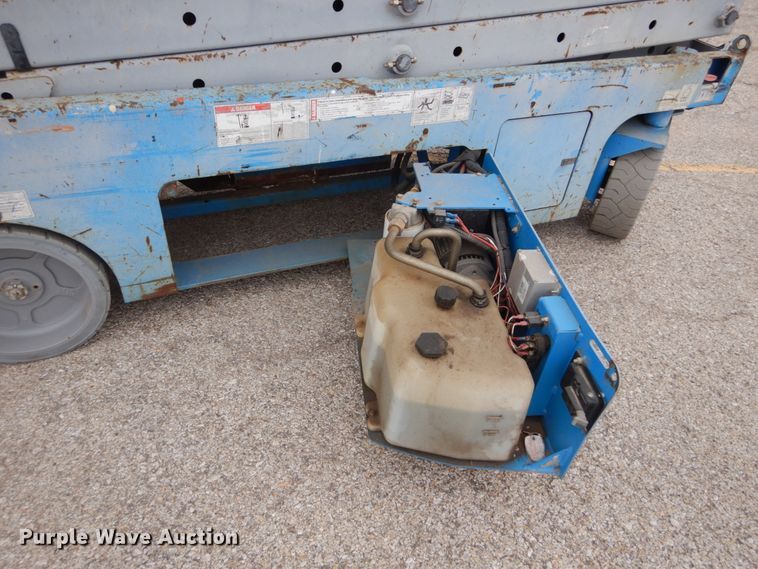 image for item DH2167 2012 Genie GS-2632 scissor lift