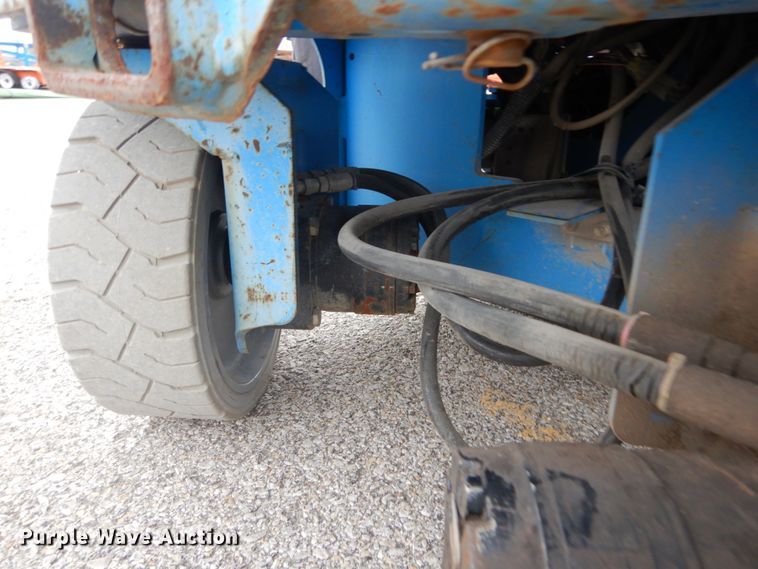 image for item DH2167 2012 Genie GS-2632 scissor lift