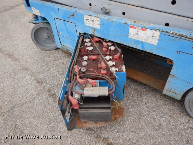 image for item DH2167 2012 Genie GS-2632 scissor lift