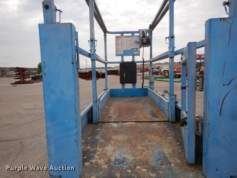 image for item DH2167 2012 Genie GS-2632 scissor lift
