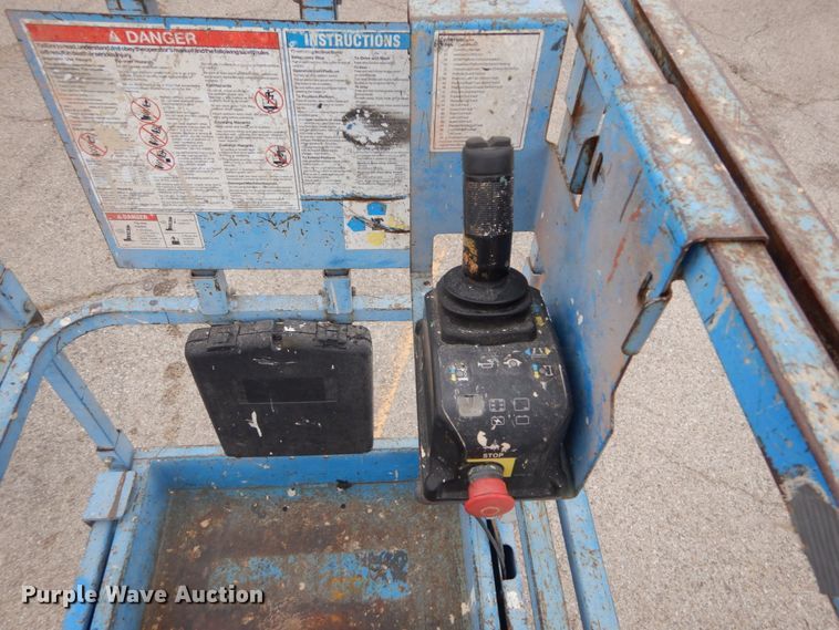 image for item DH2167 2012 Genie GS-2632 scissor lift