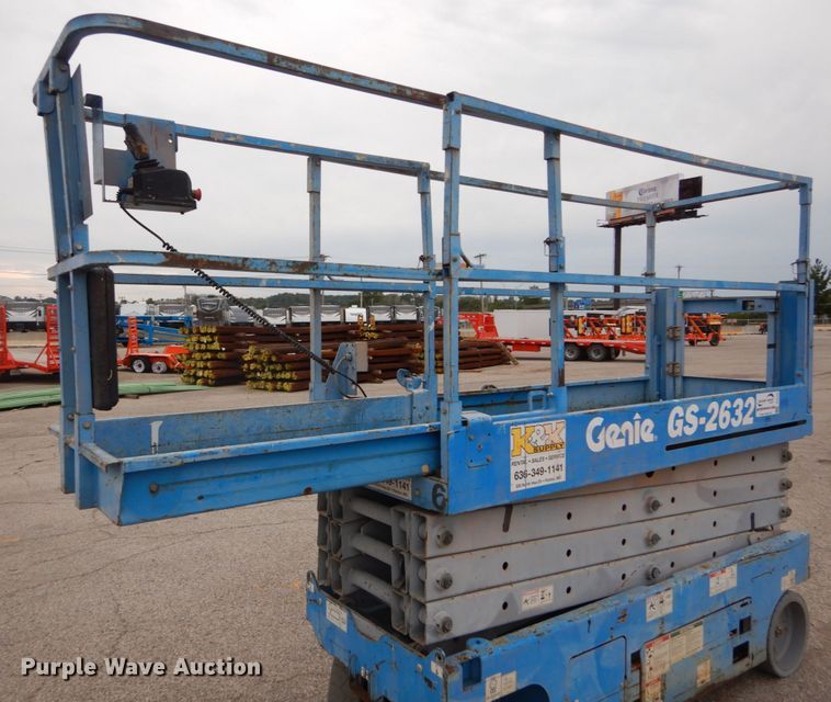 image for item DH2167 2012 Genie GS-2632 scissor lift