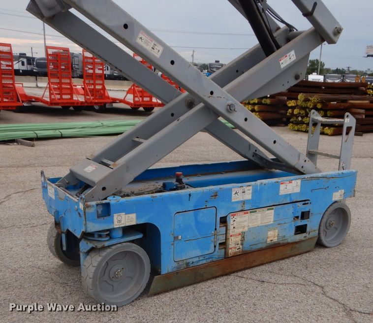 image for item DH2167 2012 Genie GS-2632 scissor lift