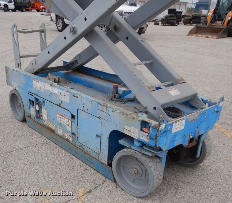 image for item DH2167 2012 Genie GS-2632 scissor lift