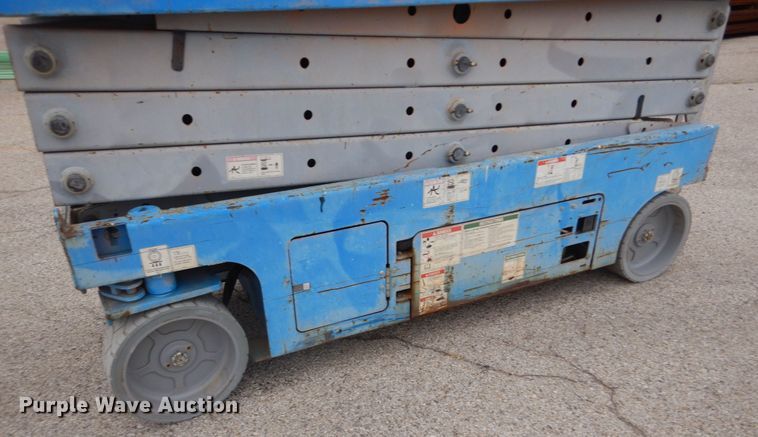 image for item DH2167 2012 Genie GS-2632 scissor lift