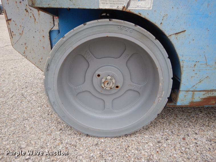 image for item DH2167 2012 Genie GS-2632 scissor lift