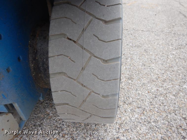 image for item DH2167 2012 Genie GS-2632 scissor lift