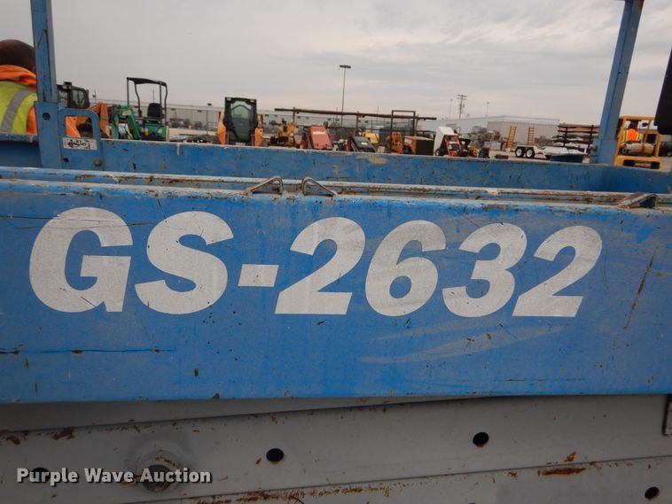 image for item DH2167 2012 Genie GS-2632 scissor lift