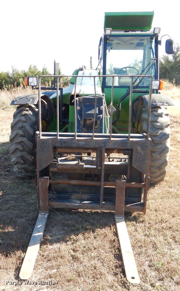 image for item DH2627 2003 John Deere 3400 telehandler