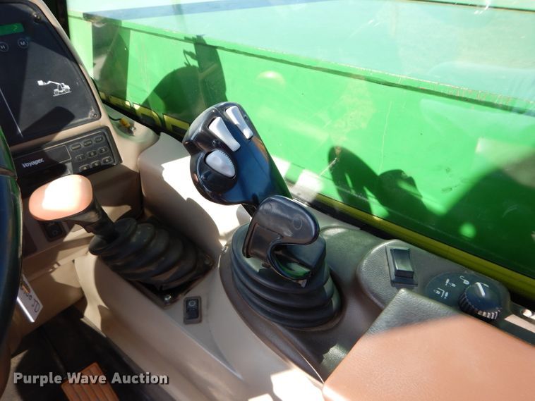 image for item DH2627 2003 John Deere 3400 telehandler