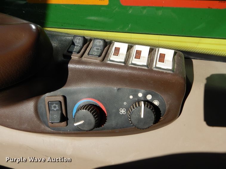 image for item DH2627 2003 John Deere 3400 telehandler