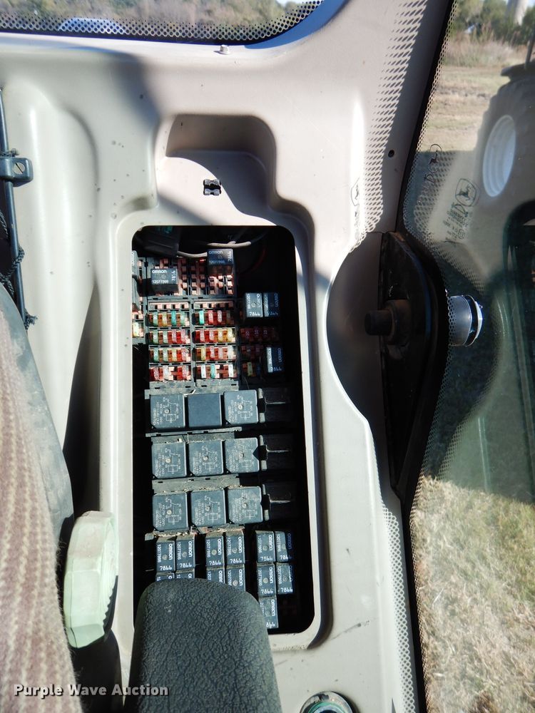 image for item DH2627 2003 John Deere 3400 telehandler