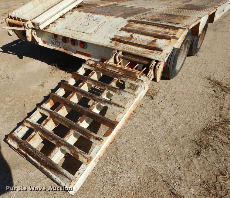 image for item DH2646 1997 Holden HLB36225 drop deck equipment trailer