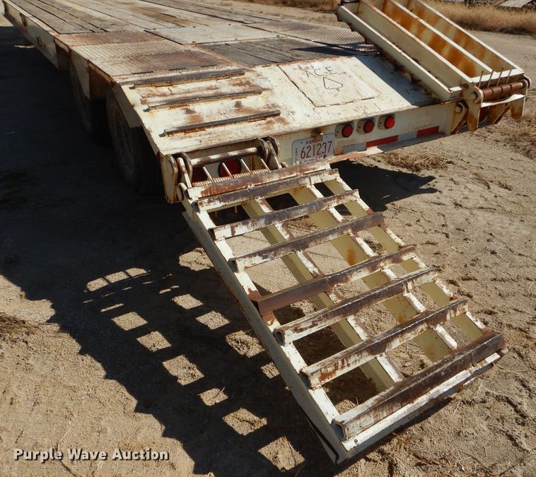 image for item DH2646 1997 Holden HLB36225 drop deck equipment trailer