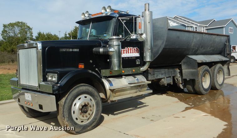 image for item DH6191 1986 Western Star 4900 dump truck