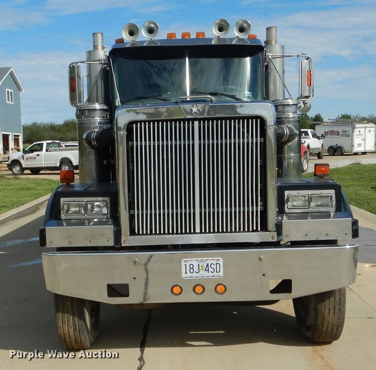 image for item DH6191 1986 Western Star 4900 dump truck