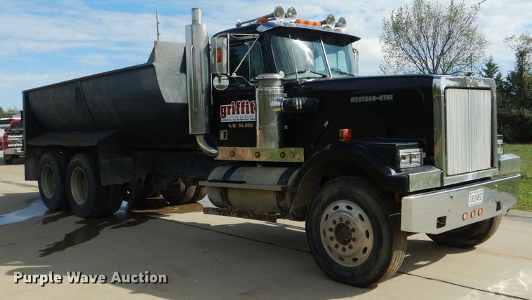 image for item DH6191 1986 Western Star 4900 dump truck