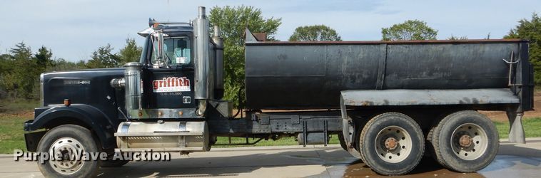 image for item DH6191 1986 Western Star 4900 dump truck