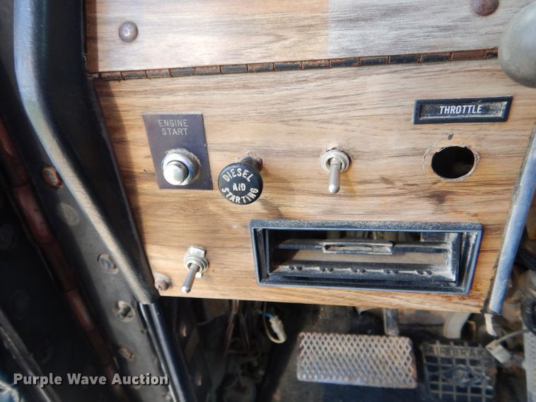 image for item DH6191 1986 Western Star 4900 dump truck